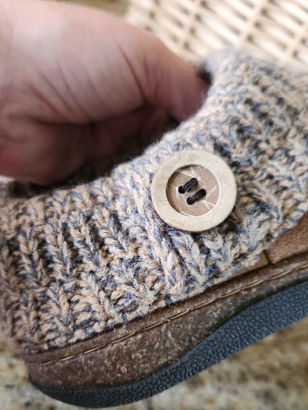 NWT Clarks Women's Suede Sweater Knit Clogs Color Tan Size 7 - Picture 8 of 16